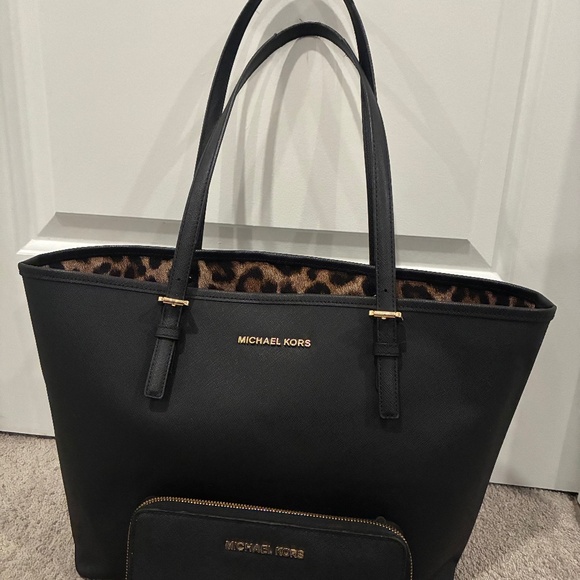 Black Michael Kors tote - Picture 1 of 6
